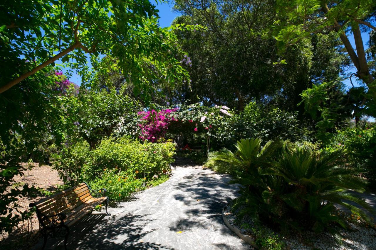 Villa Pampalone - B&B In Dimora Storica Трапани Екстериор снимка