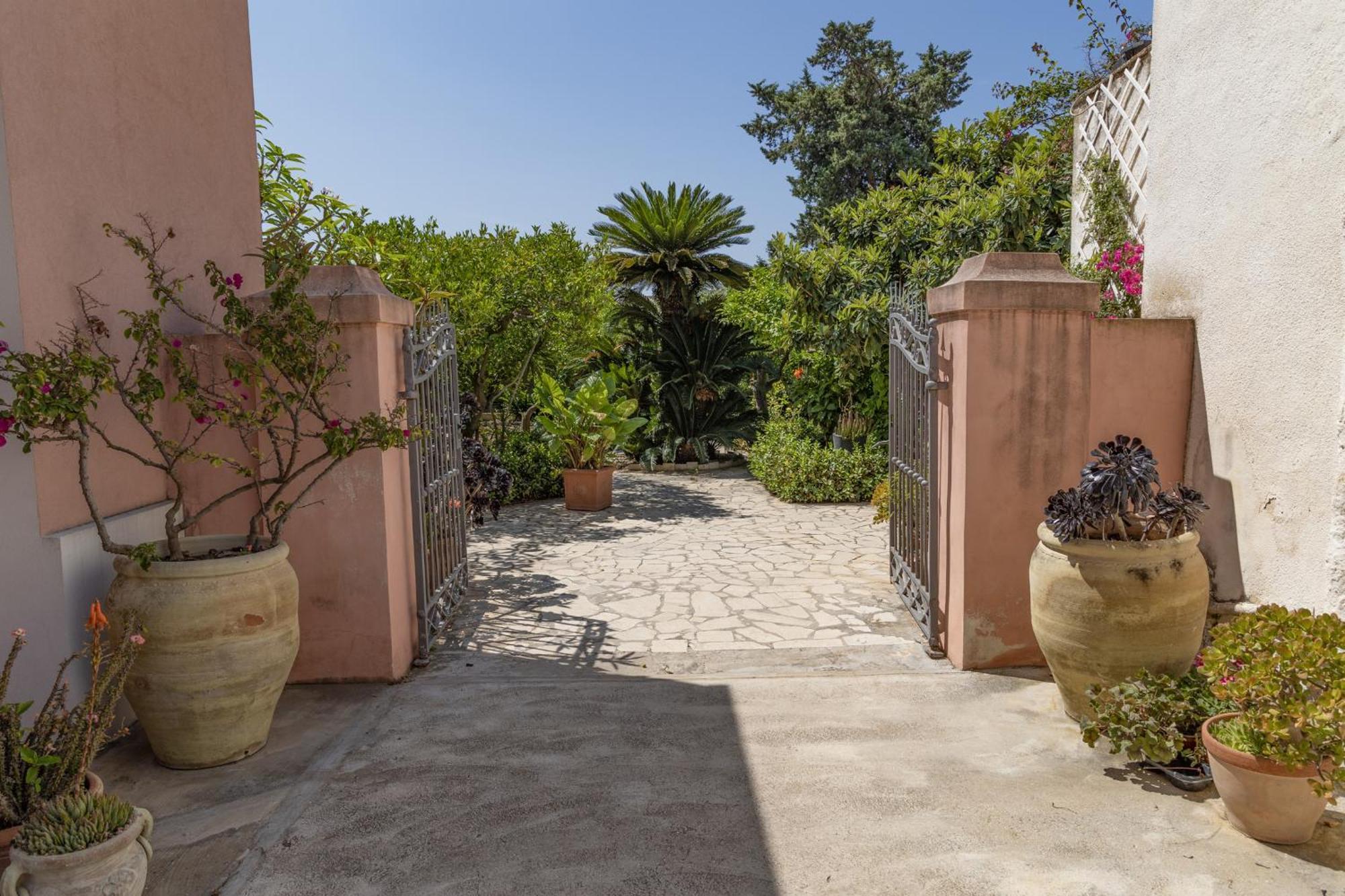 Villa Pampalone - B&B In Dimora Storica Трапани Екстериор снимка